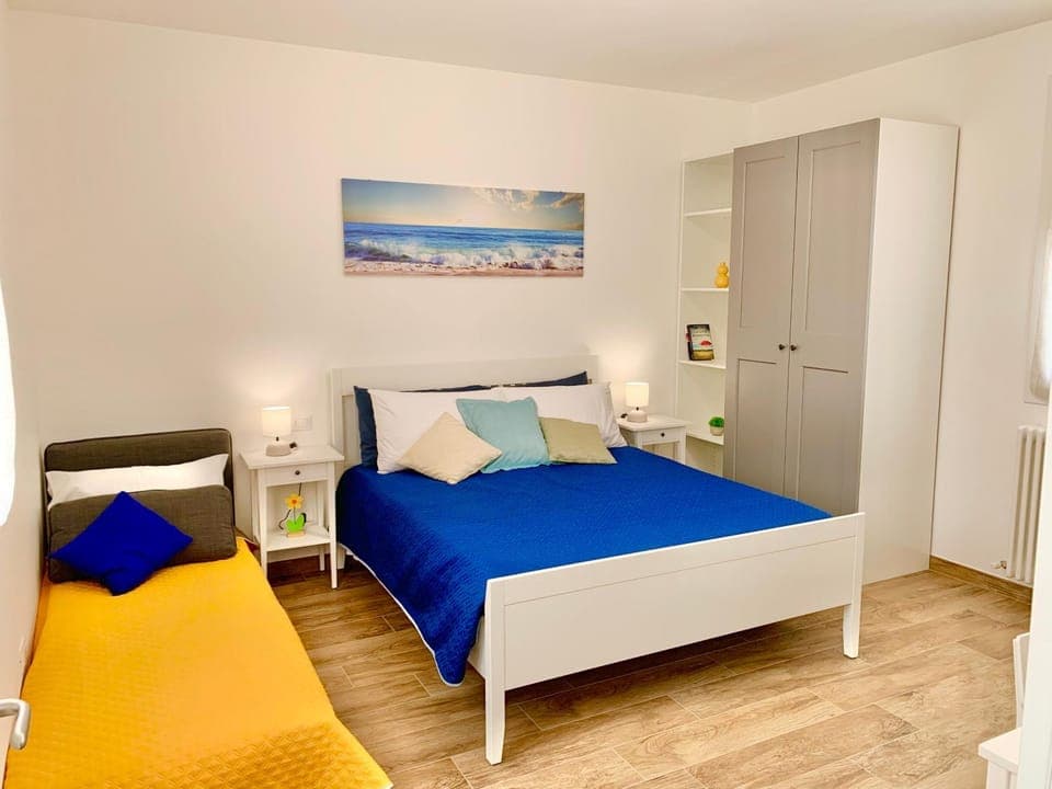 Bed, Photo of the whole room, Bedroom, Garden view