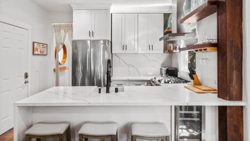 Kitchen or kitchenette