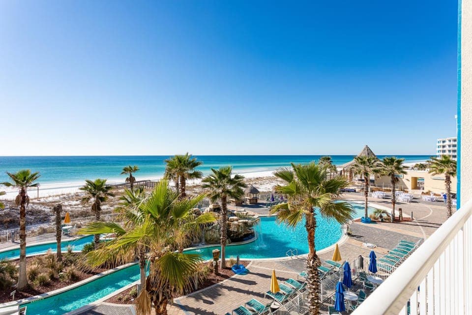 Pool view, Swimming pool