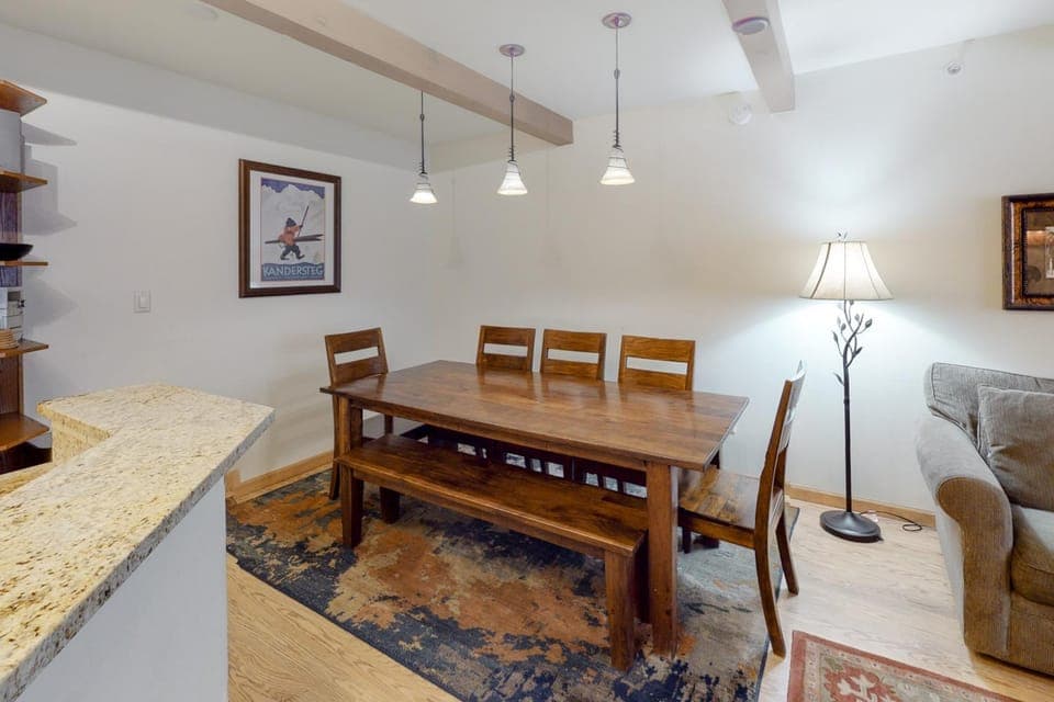 Snowmas Village K9 Apartment in Snowmass Village