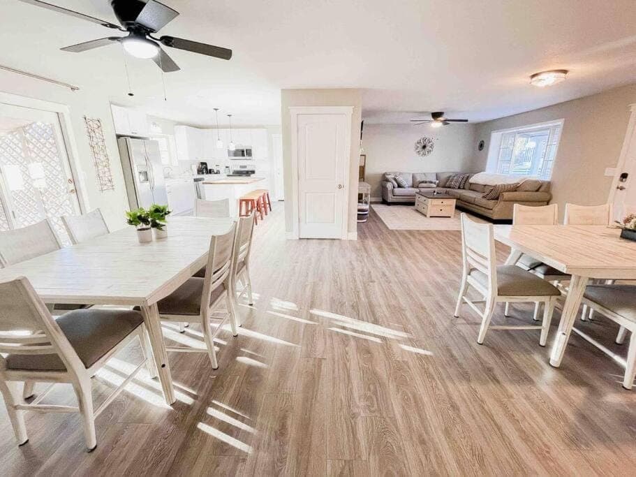 PET FRIENDLY/PING PONG/GAME ROOM!FAMILY GATHERING House in Black Forest