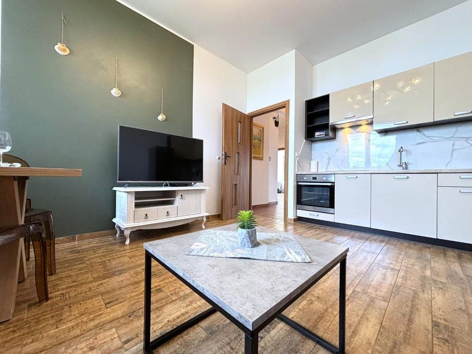 TV and multimedia, Kitchen or kitchenette, Living room, Dining area