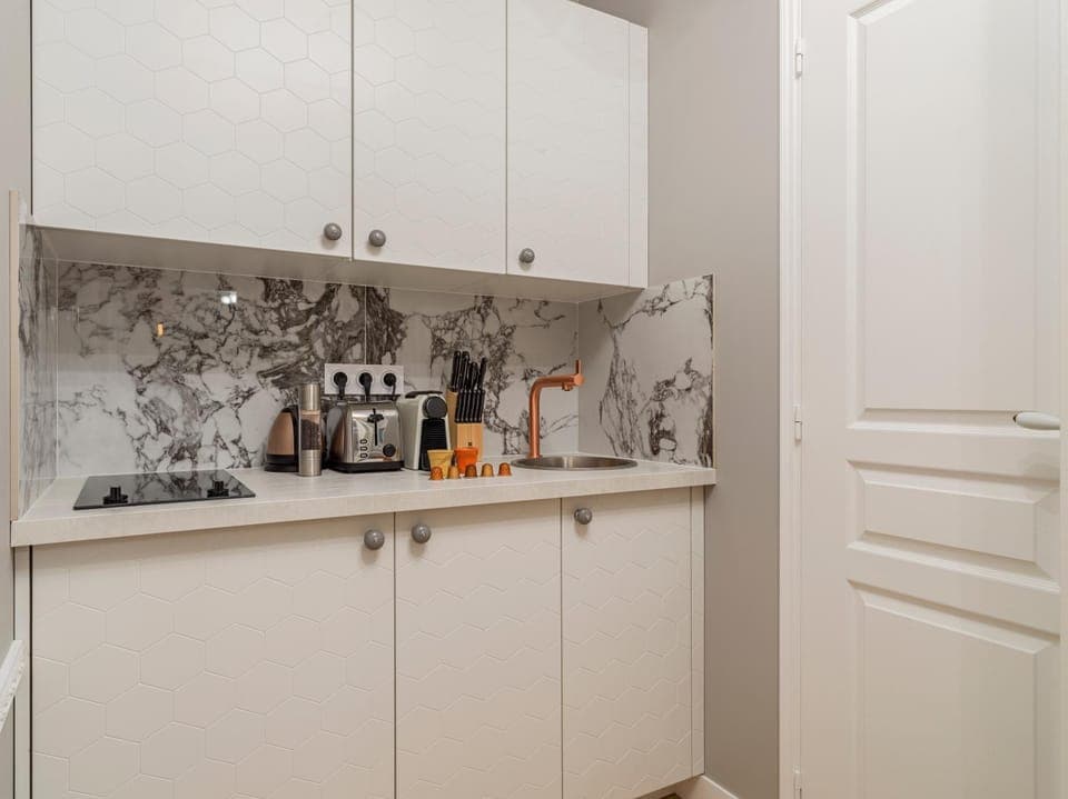 Kitchen or kitchenette