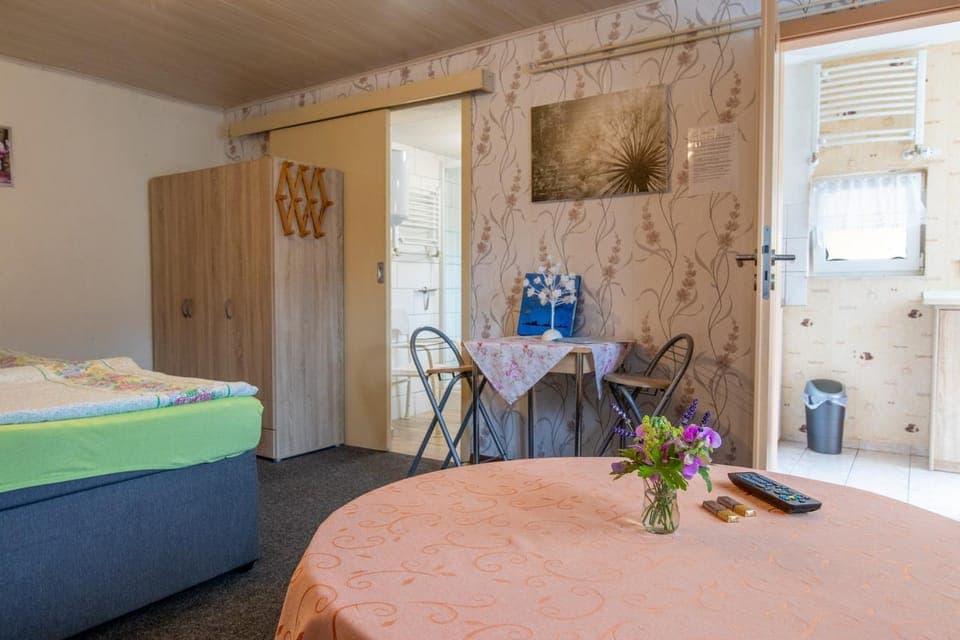 Bed, Photo of the whole room, Dining area, wardrobe