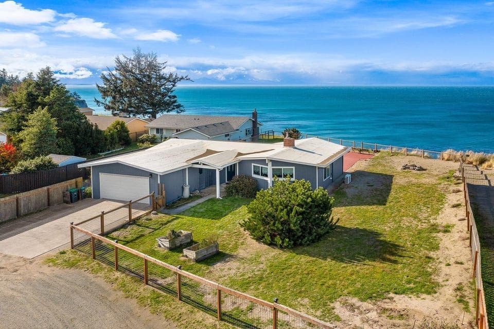 Property building, Day, Sea view