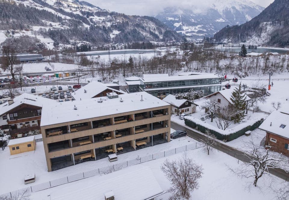 Property building, Facade/entrance, Off site