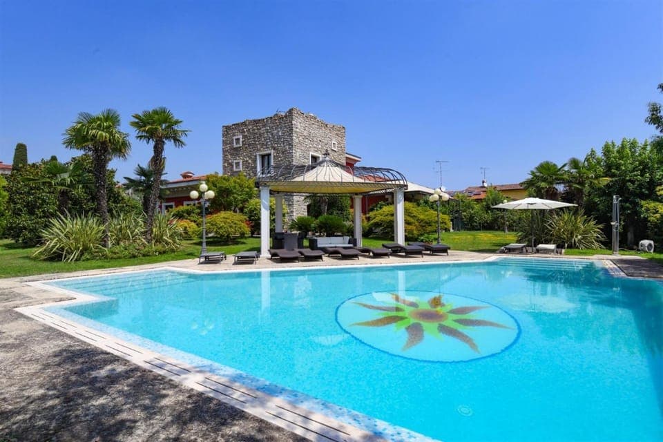 Property building, Swimming pool