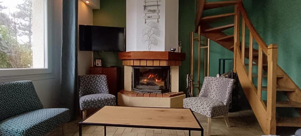 Living room, fireplace