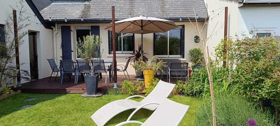 Property building, Patio, Spring, Garden, Garden view