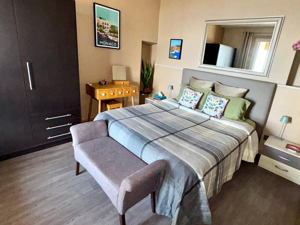 Bed, Photo of the whole room, Bedroom, wardrobe