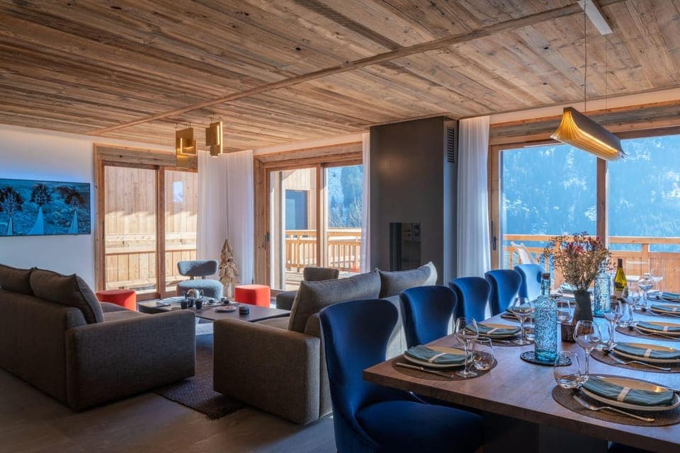 Living room, Dining area