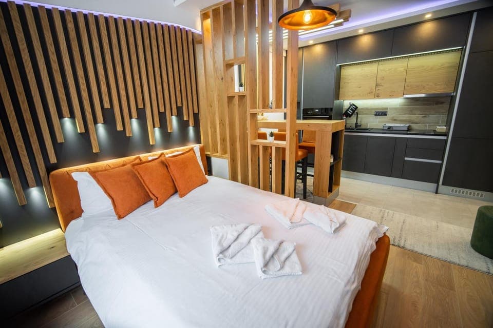 Bed, Bedroom, kitchen