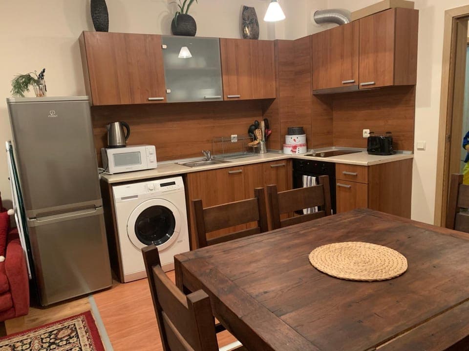 Kitchen or kitchenette, Dining area, dishwasher, oven, stove, toaster, washing machine, dryer