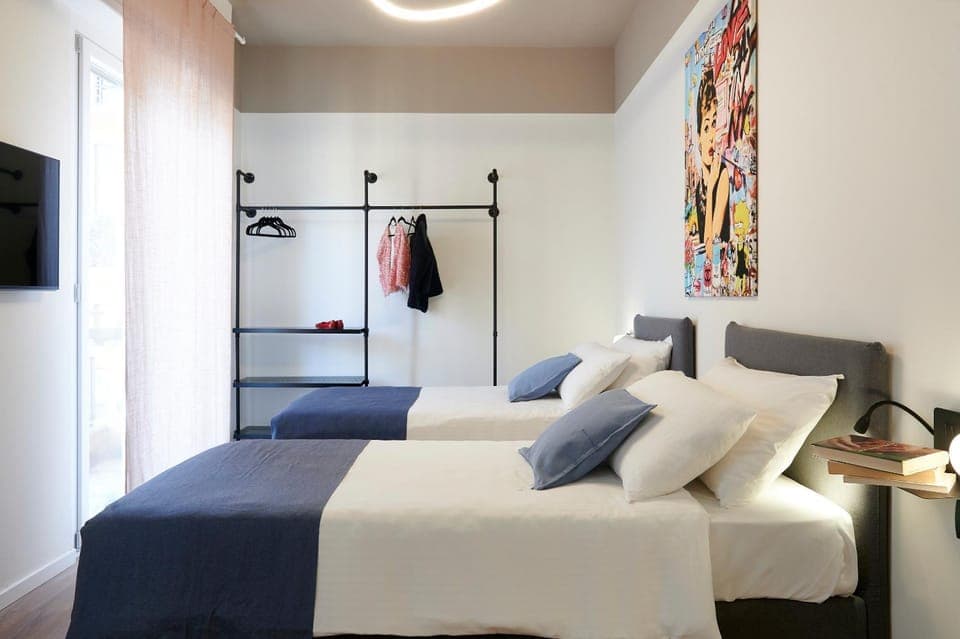 TV and multimedia, Photo of the whole room, wardrobe