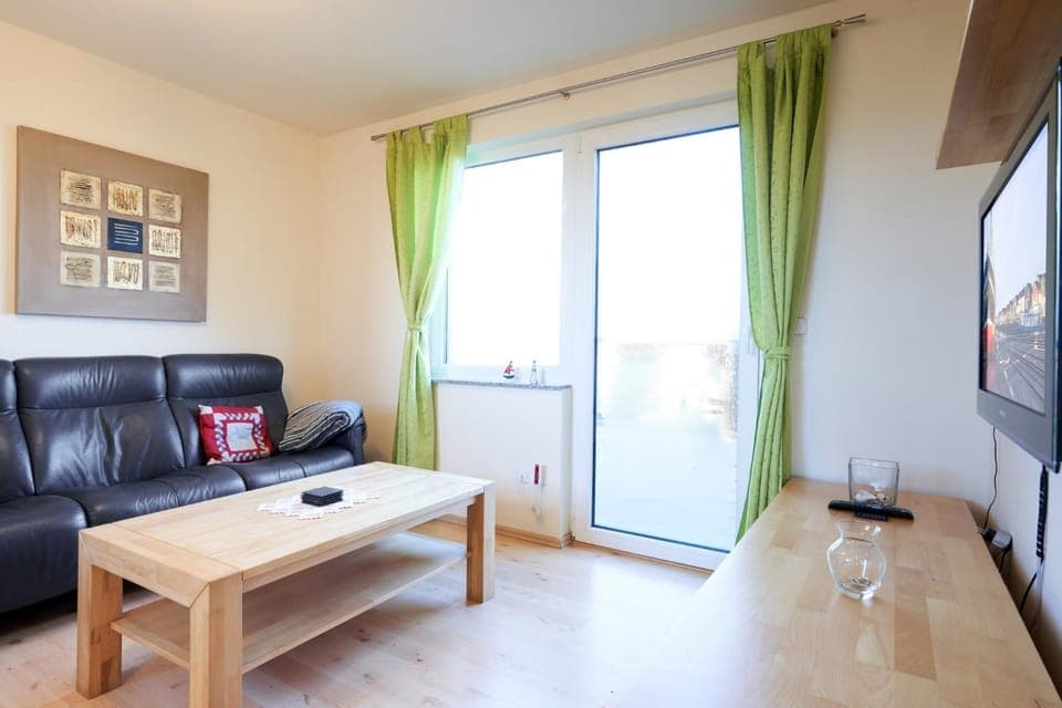 TV and multimedia, Living room, Seating area, Dining area, Evening entertainment