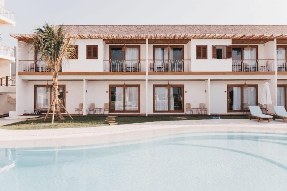 Property building, Swimming pool