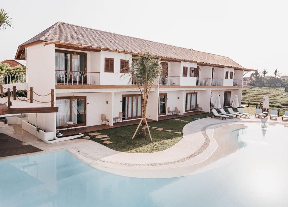 Property building, Swimming pool