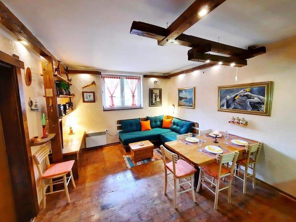 Living room, Dining area, Family