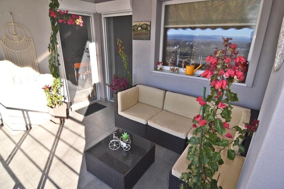 View (from property/room), Balcony/Terrace, Seating area