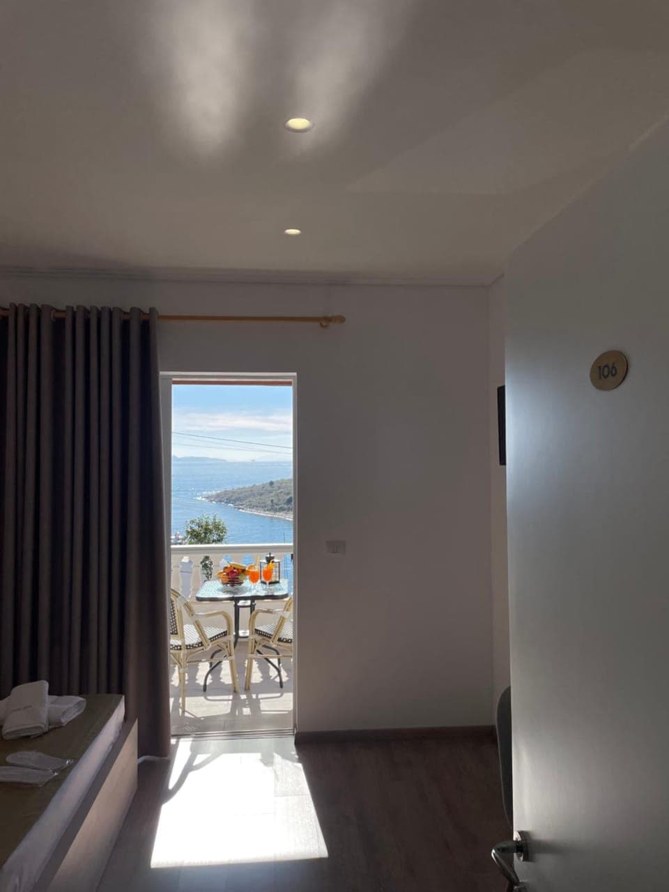 Bed, View (from property/room), Balcony/Terrace, Bedroom, Sea view
