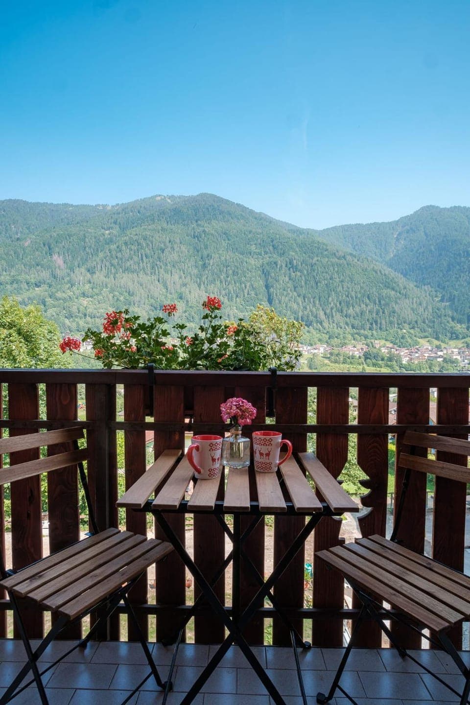 Balcony/Terrace, Mountain view