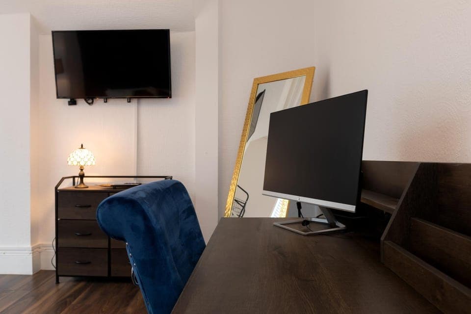 TV and multimedia, Business facilities