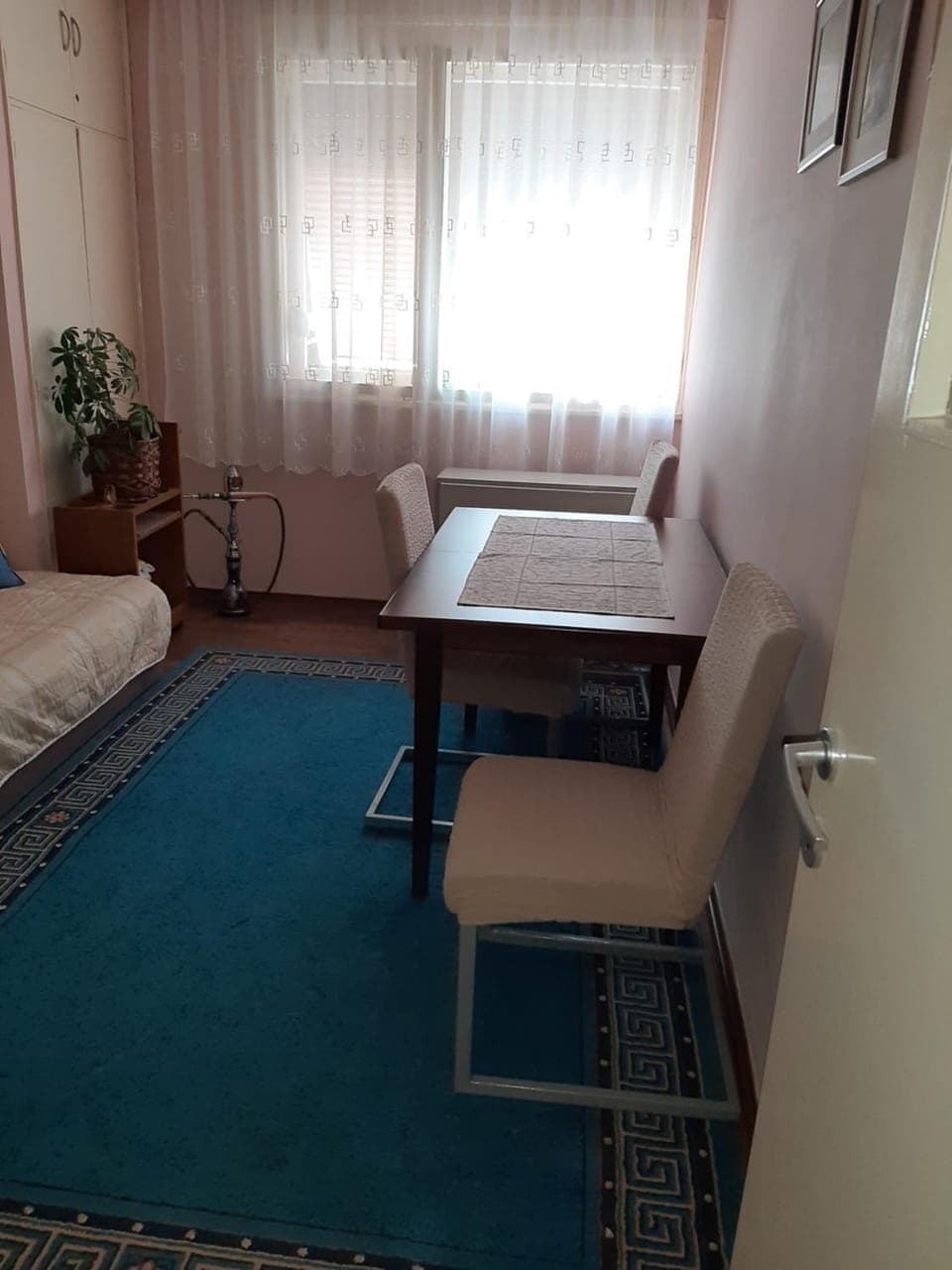 Seating area, Dining area