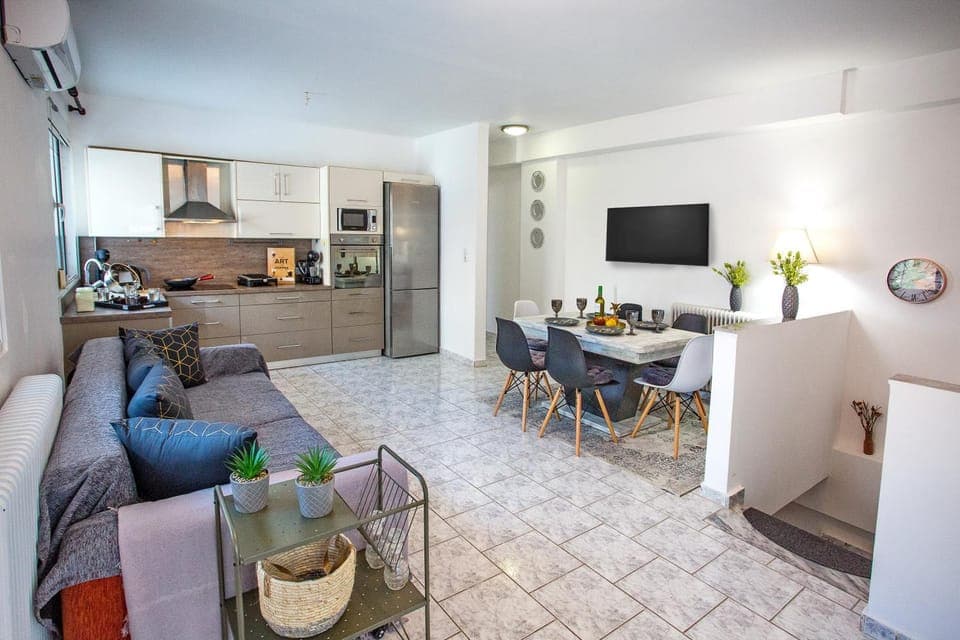 Living room, Seating area, Dining area