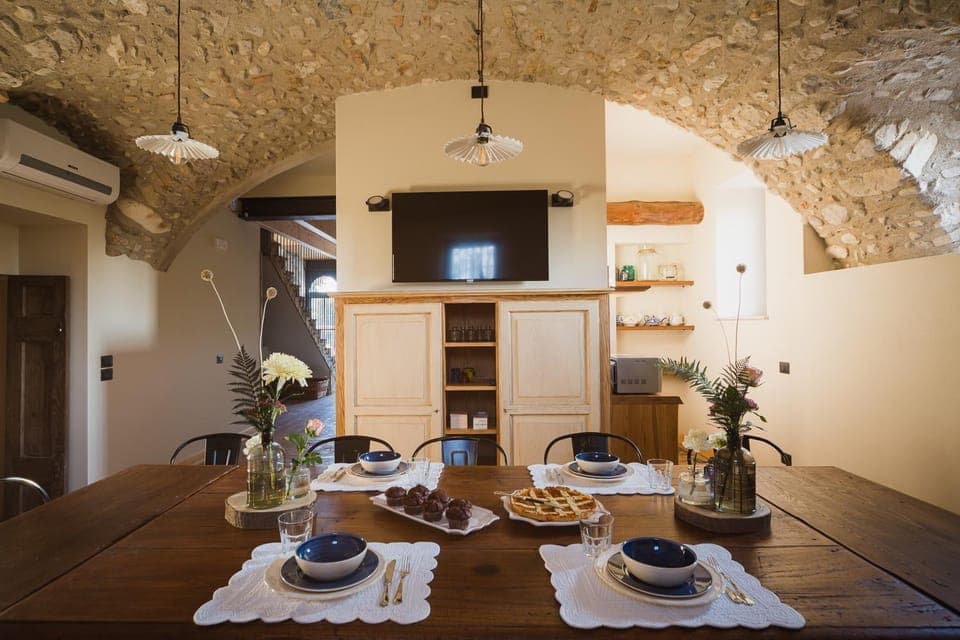 Living room, Seating area, Breakfast