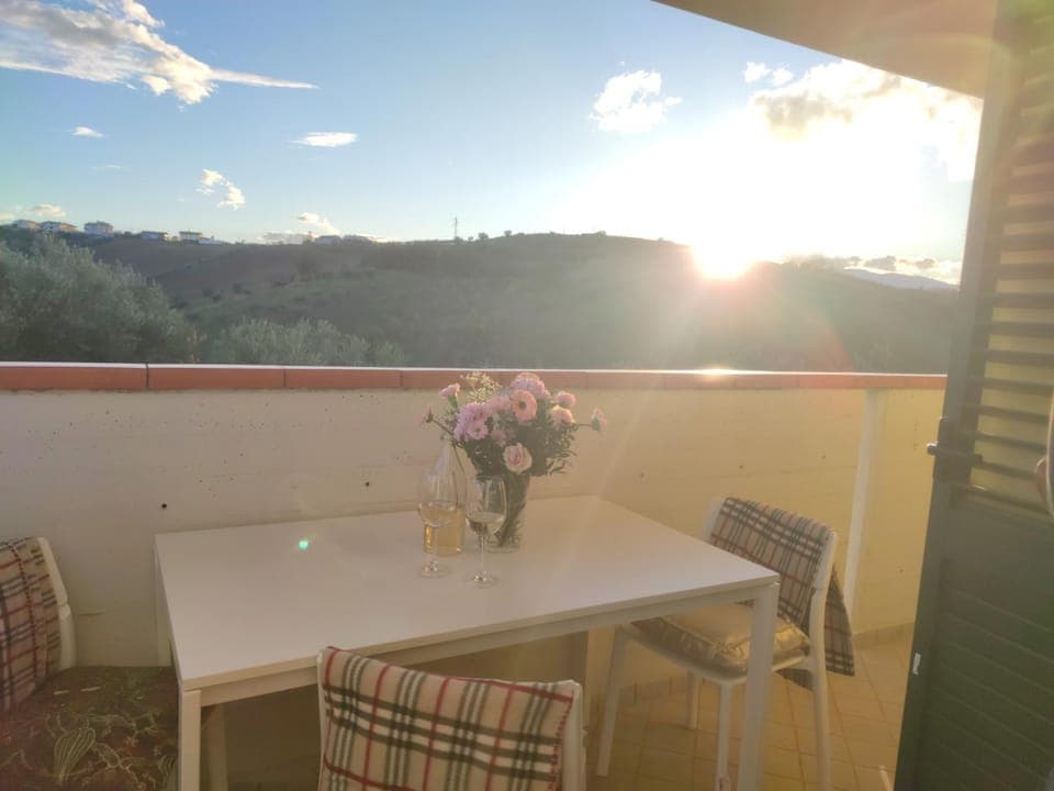 Balcony/Terrace, Mountain view, Sunset