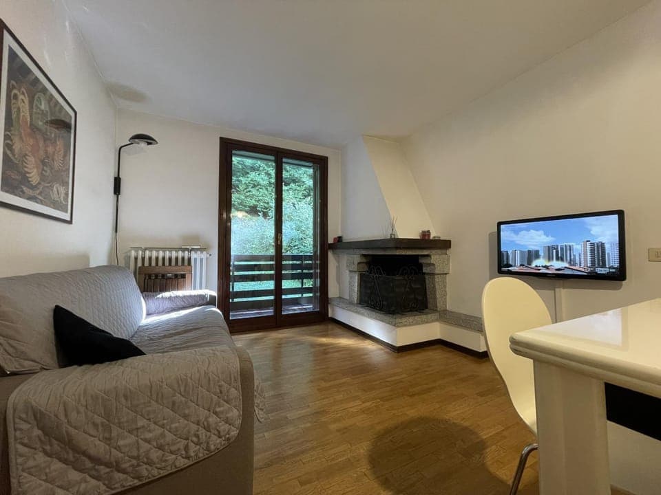 Communal lounge/ TV room, Living room