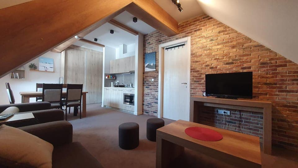 TV and multimedia, Living room, Dining area