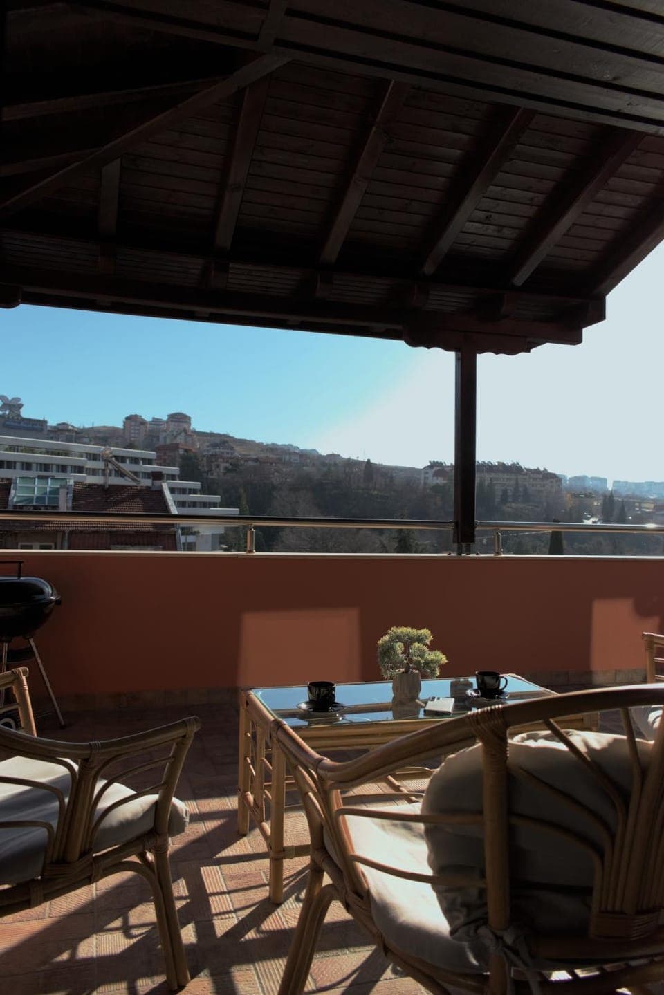 Patio, BBQ facilities, View (from property/room), Balcony/Terrace, Seating area, City view, Landmark view, Mountain view, River view