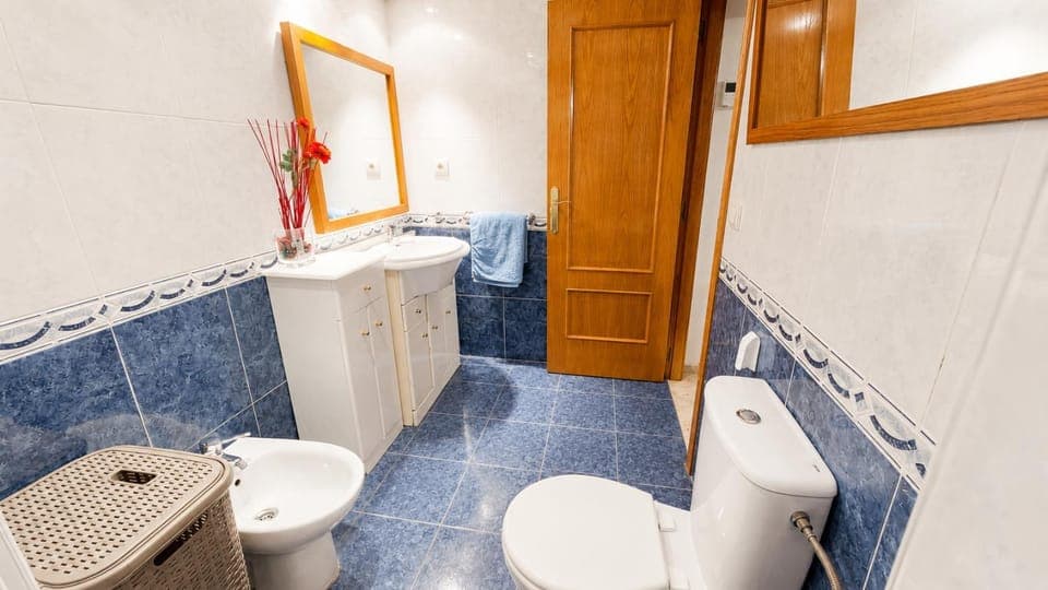 Toilet, Bathroom, bidet, towels