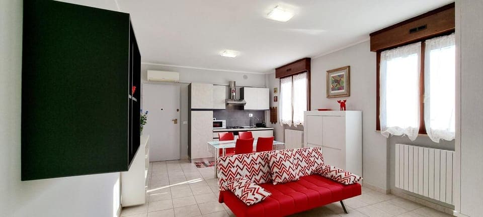 Kitchen or kitchenette, Lounge or bar