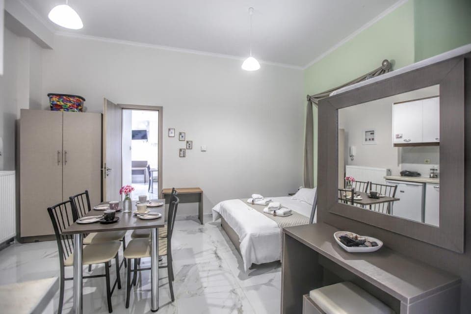 Bed, Living room, Seating area, Dining area, Bedroom