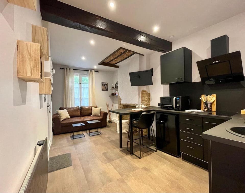 Kitchen or kitchenette, Living room, Dining area