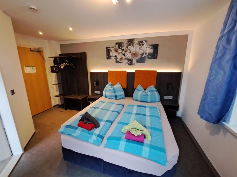 Bed, Bathroom, Photo of the whole room, Bedroom, towels, wardrobe