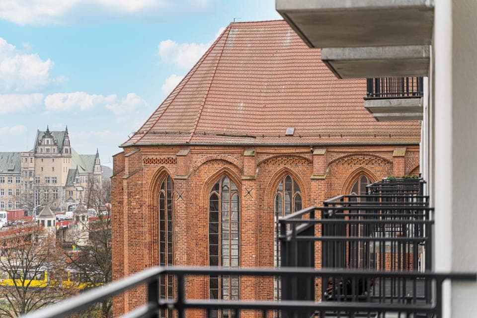 Nearby landmark, Neighbourhood, Balcony/Terrace