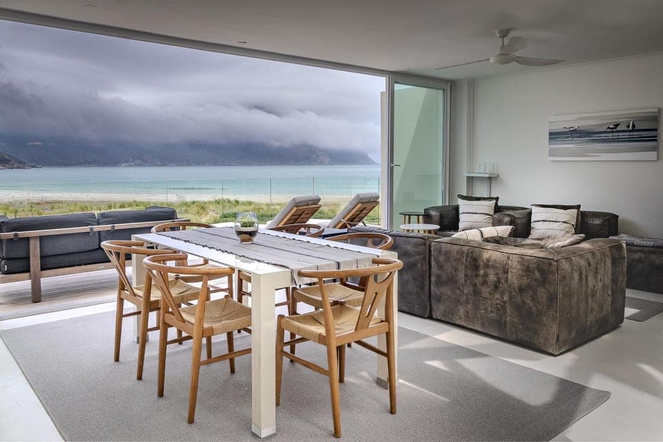 Patio, Natural landscape, View (from property/room), Balcony/Terrace, Living room, Seating area, Dining area, Mountain view, River view, Sea view