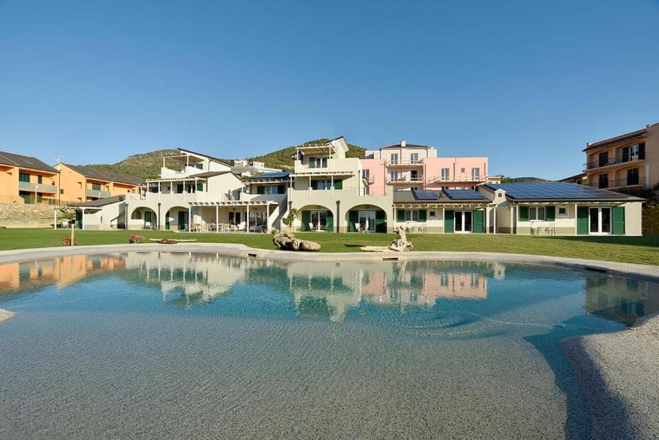 Property building, River view, Swimming pool, Swimming pool