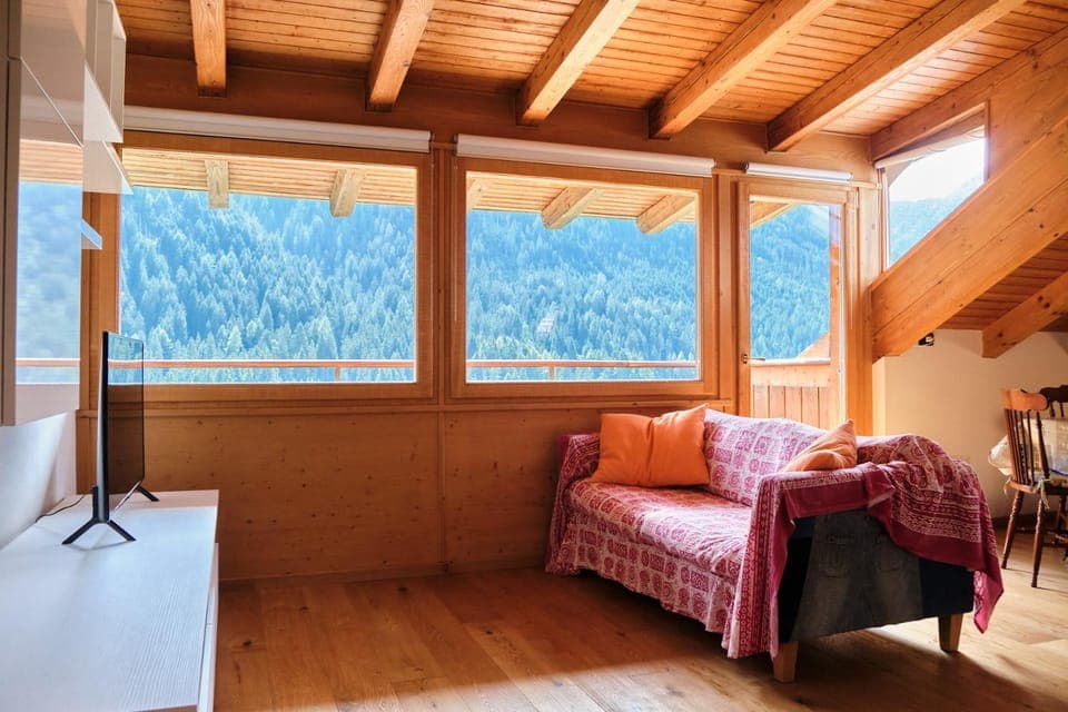 TV and multimedia, View (from property/room), Living room, Seating area