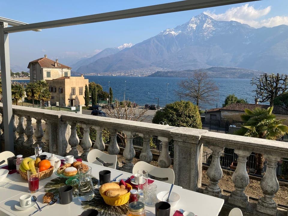 View (from property/room), Balcony/Terrace, Lake view, Mountain view