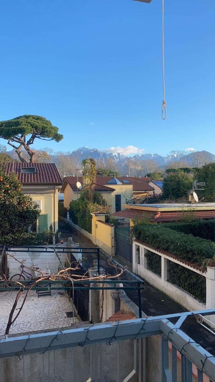 Balcony/Terrace, Mountain view