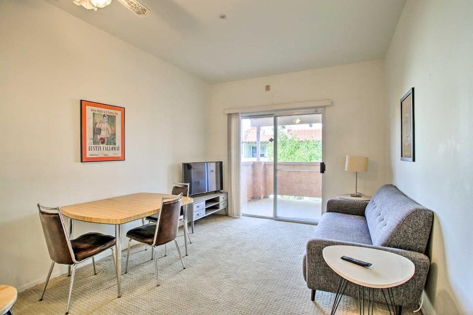 1 Mi to Dtwn Cathedral City: Condo w/ Balcony House in Cathedral City