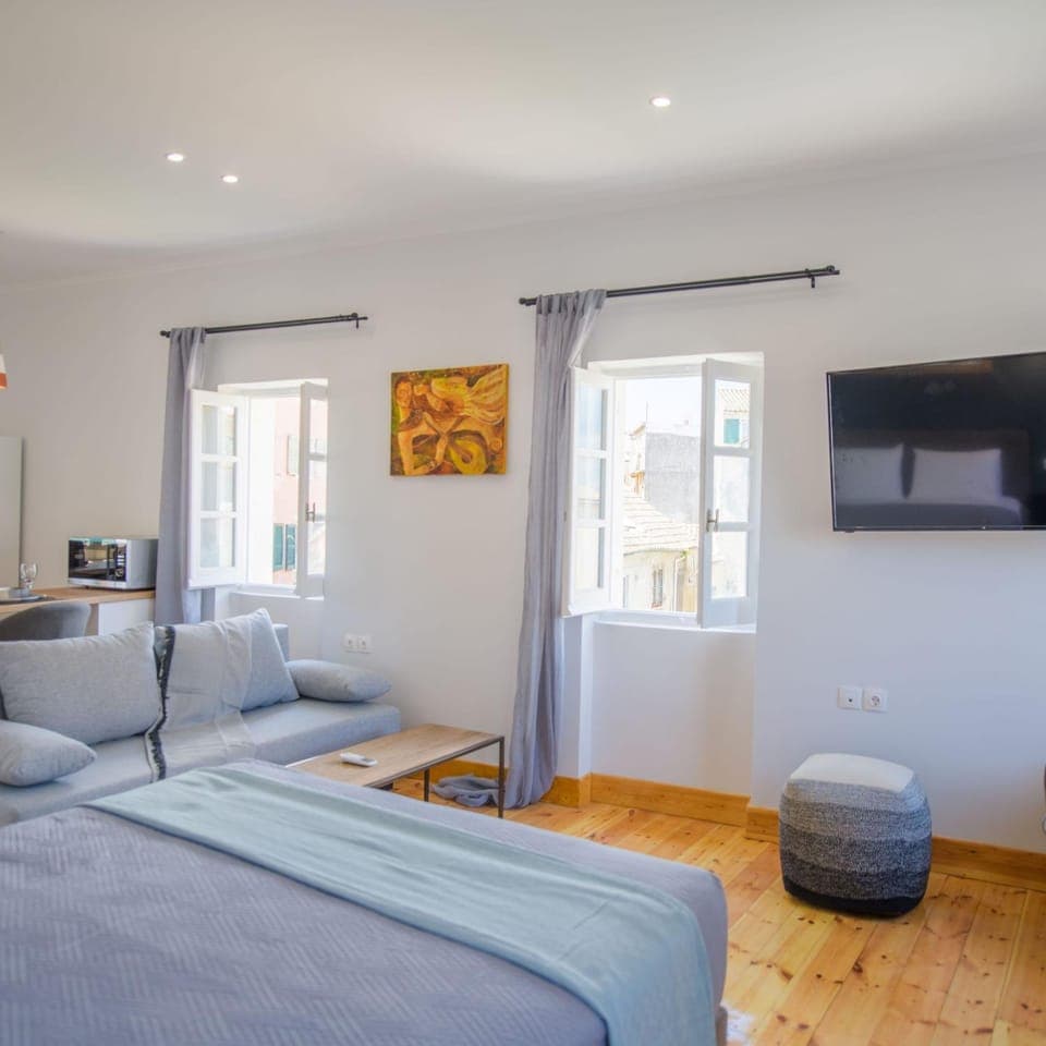 TV and multimedia, Photo of the whole room