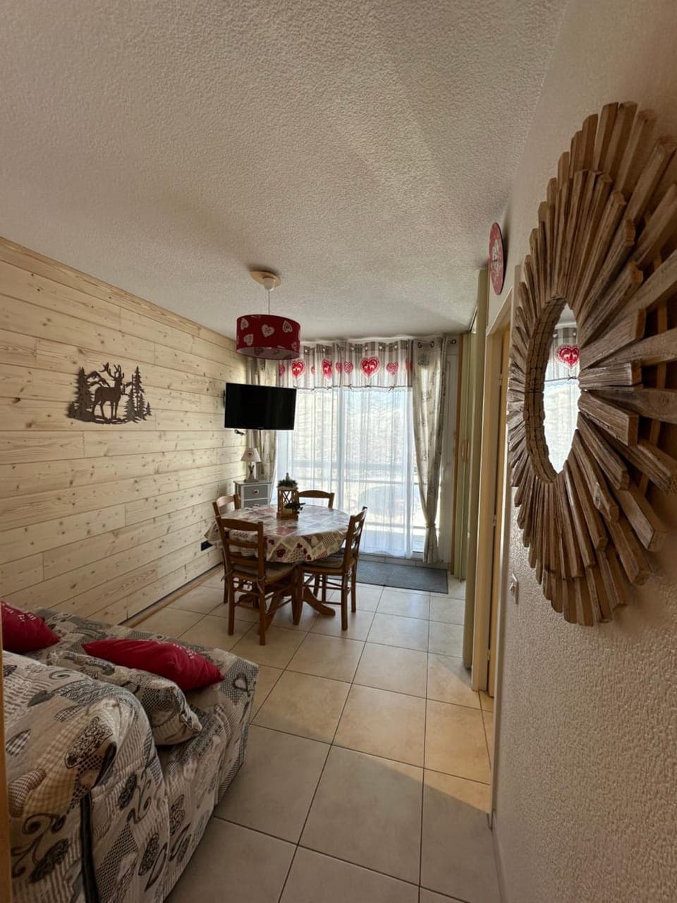 Seating area, Dining area