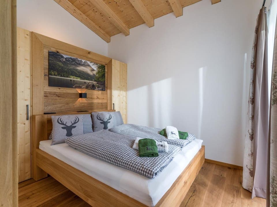 Bed, Bedroom, towels, wardrobe