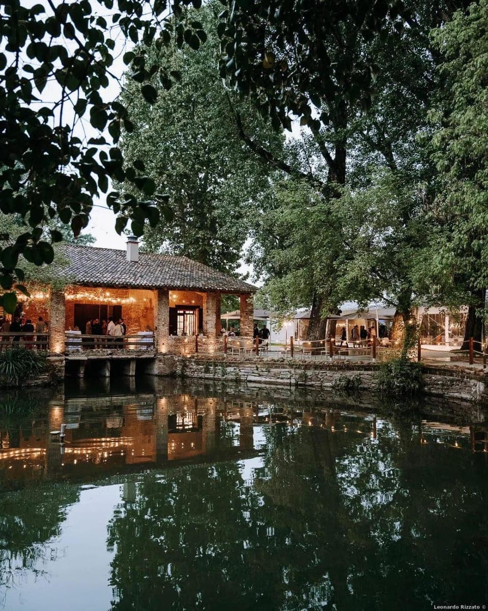 Restaurant/places to eat, Natural landscape, Lake view, Breakfast