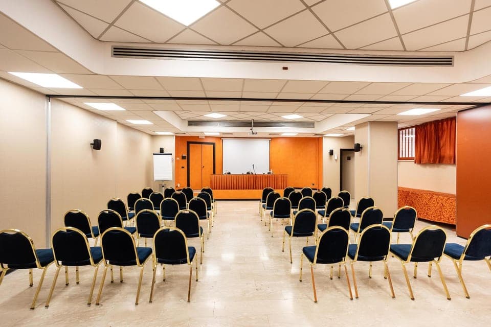 Meeting/conference room